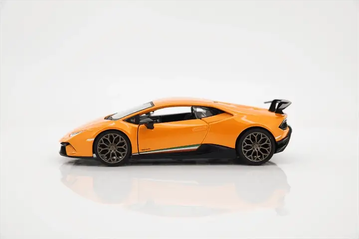 Lamborghini Huracan Performante 1:24 orange - Image 3